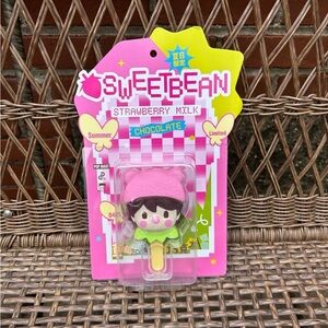 POP MART Sweet Bean Strawberry Milk Chocolate Ice Cream Summer LE figure NEW!